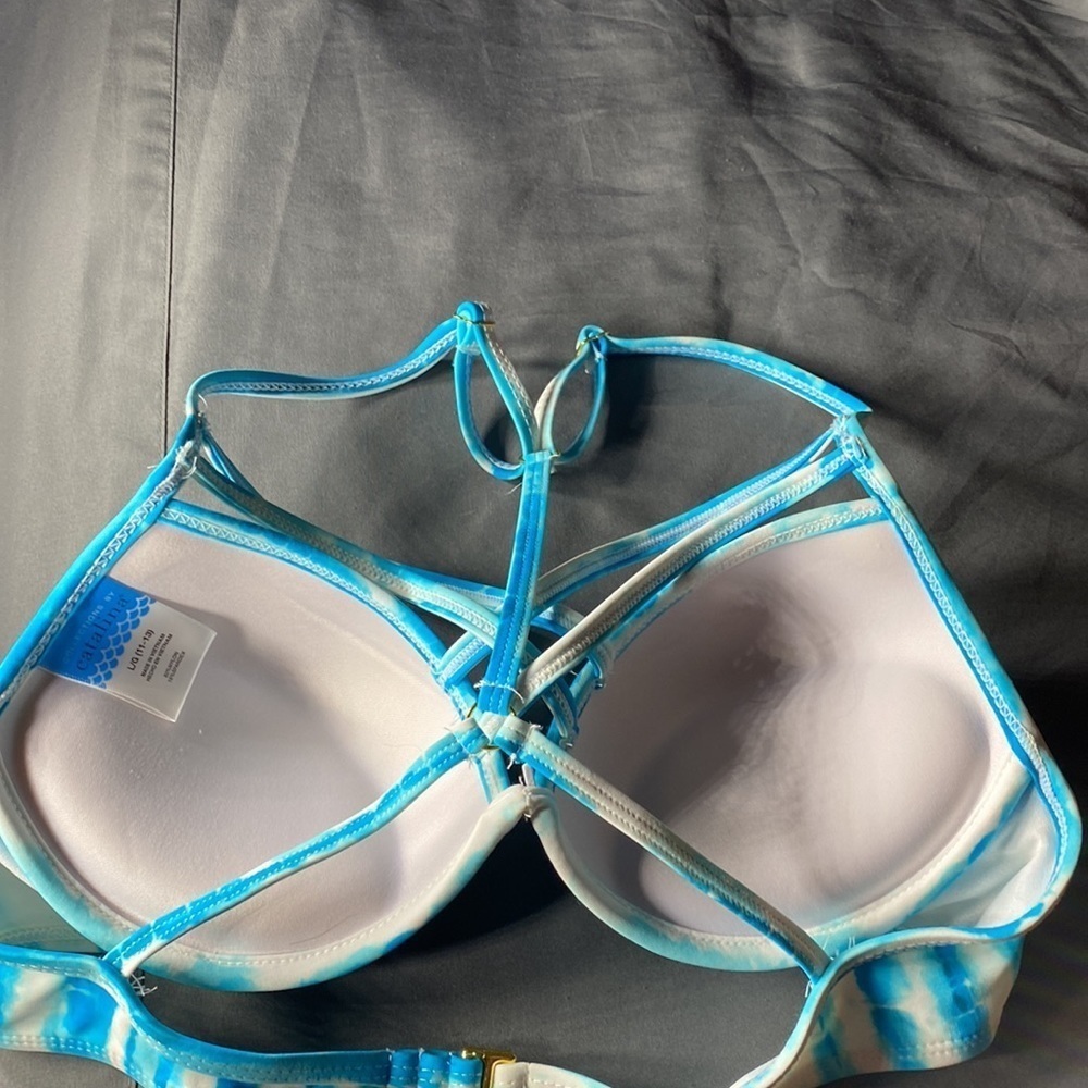 Catalina bikini swimsuit top🏖​​​​ - Picture 4 of 7